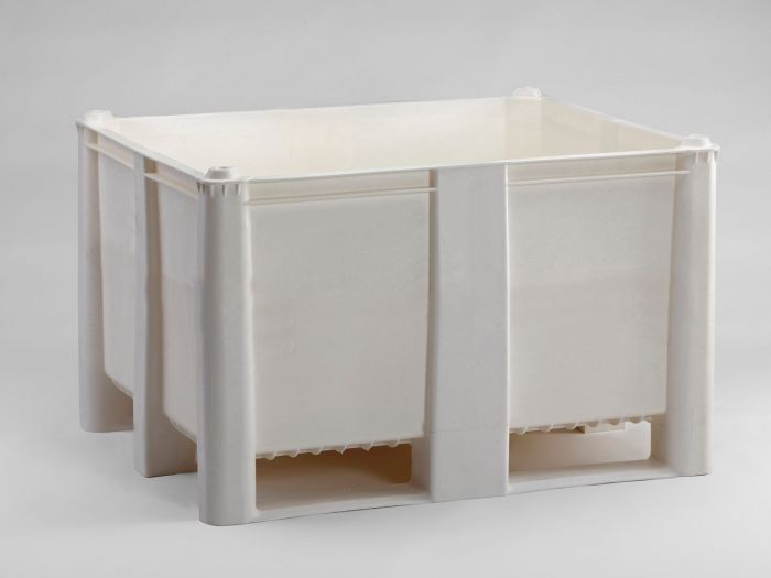 Food grade palletbox 630L, on 3 skids, white