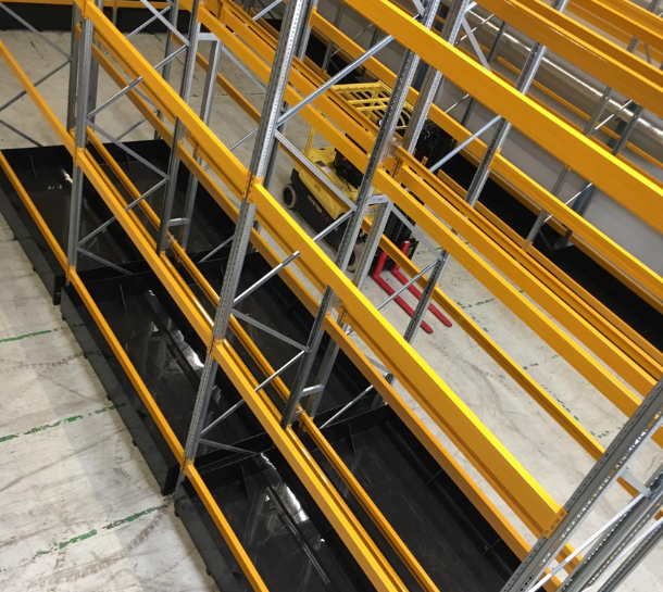 bac de rétention sur mesure pour sous une étagère